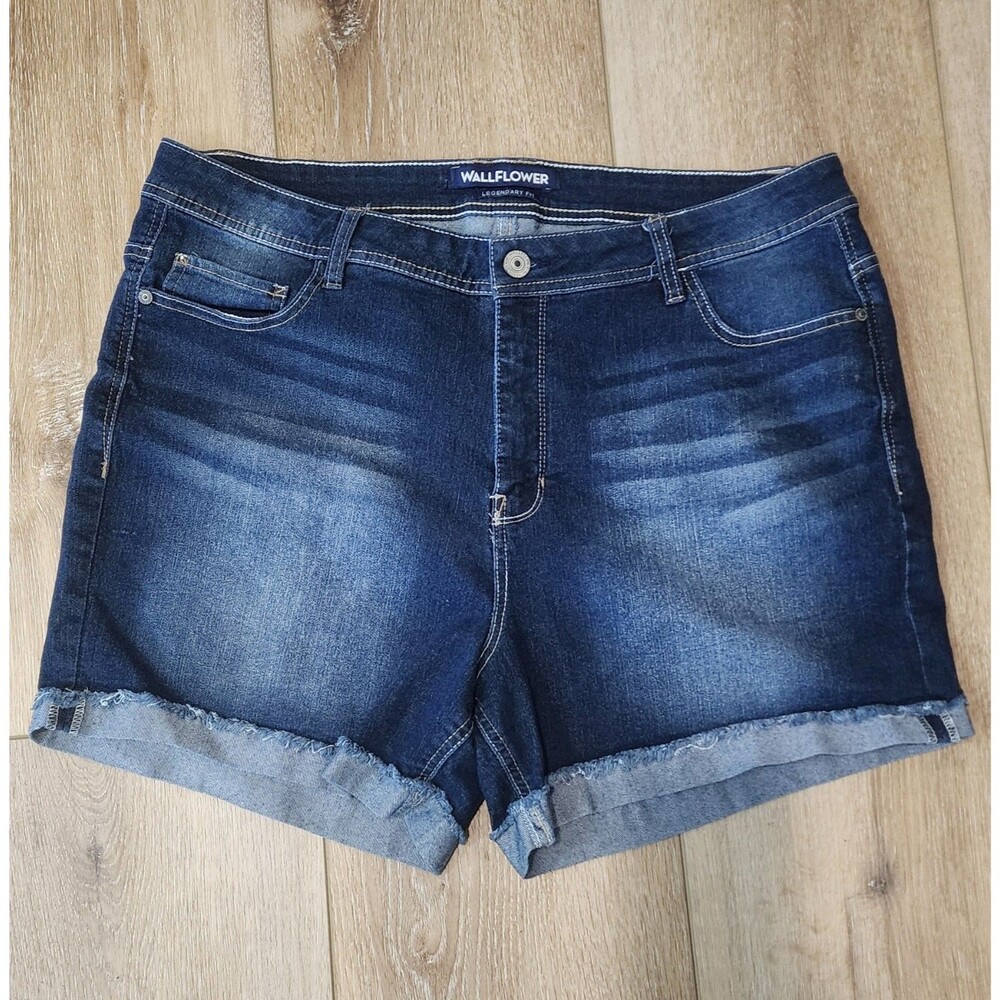 Wallflower Cuffed Jean Shorts Women Size 18W Legendary Fit